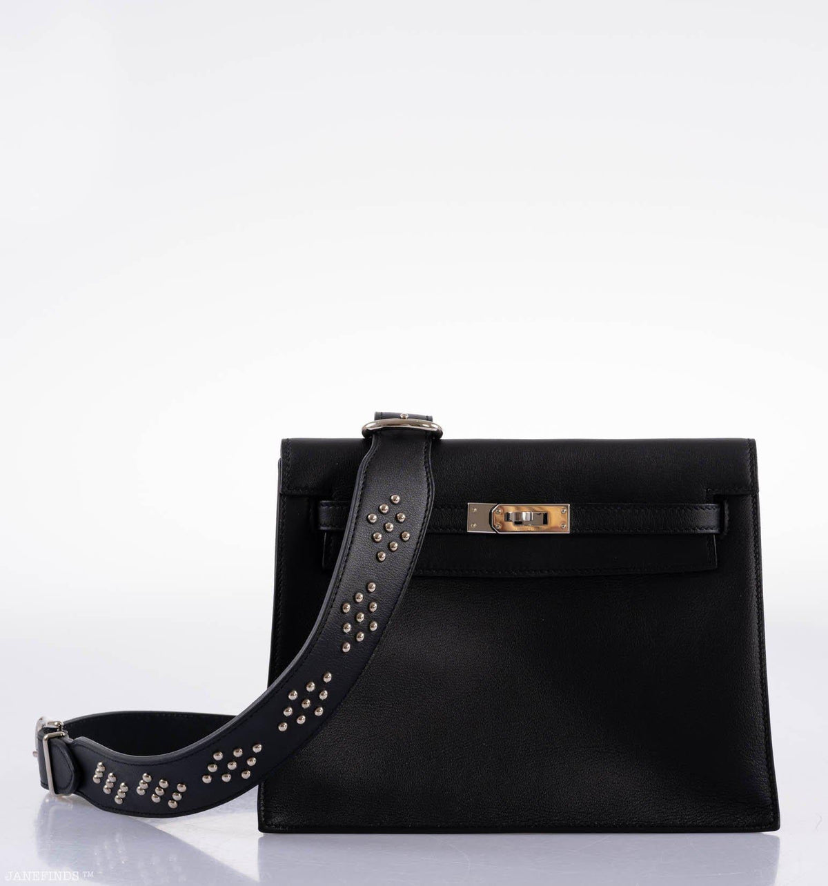 Bag worn in backpack style