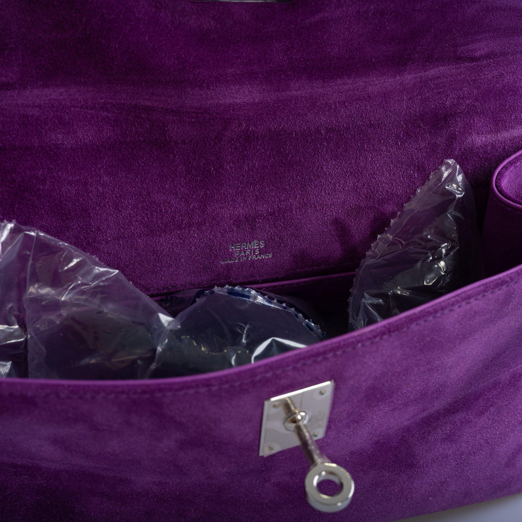 Hermes Kelly Pochette Violet Veau Doblis Suede Palladium Hardware, Base view showing structure and finish