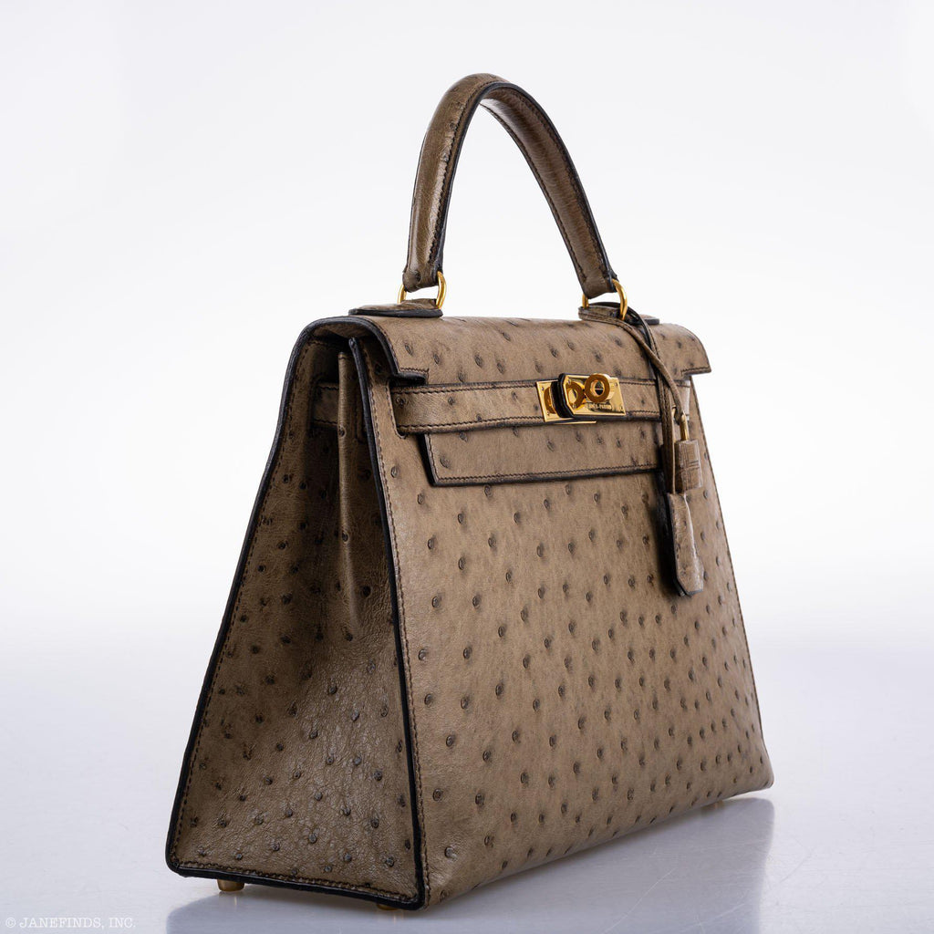 Hermes Kelly 28 Sellier Mousse Ostrich Gold Hardware - Circle W, highlighting Sellier craftsmanship and sheen