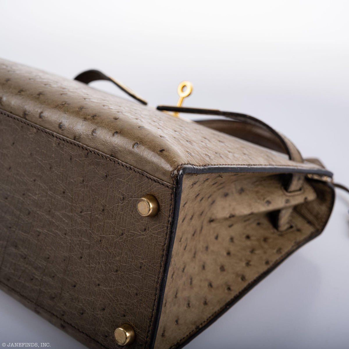 Hermes Kelly 28 Sellier Mousse Ostrich Gold Hardware - Circle W, Interior slip pocket detail on soft Chevre li
