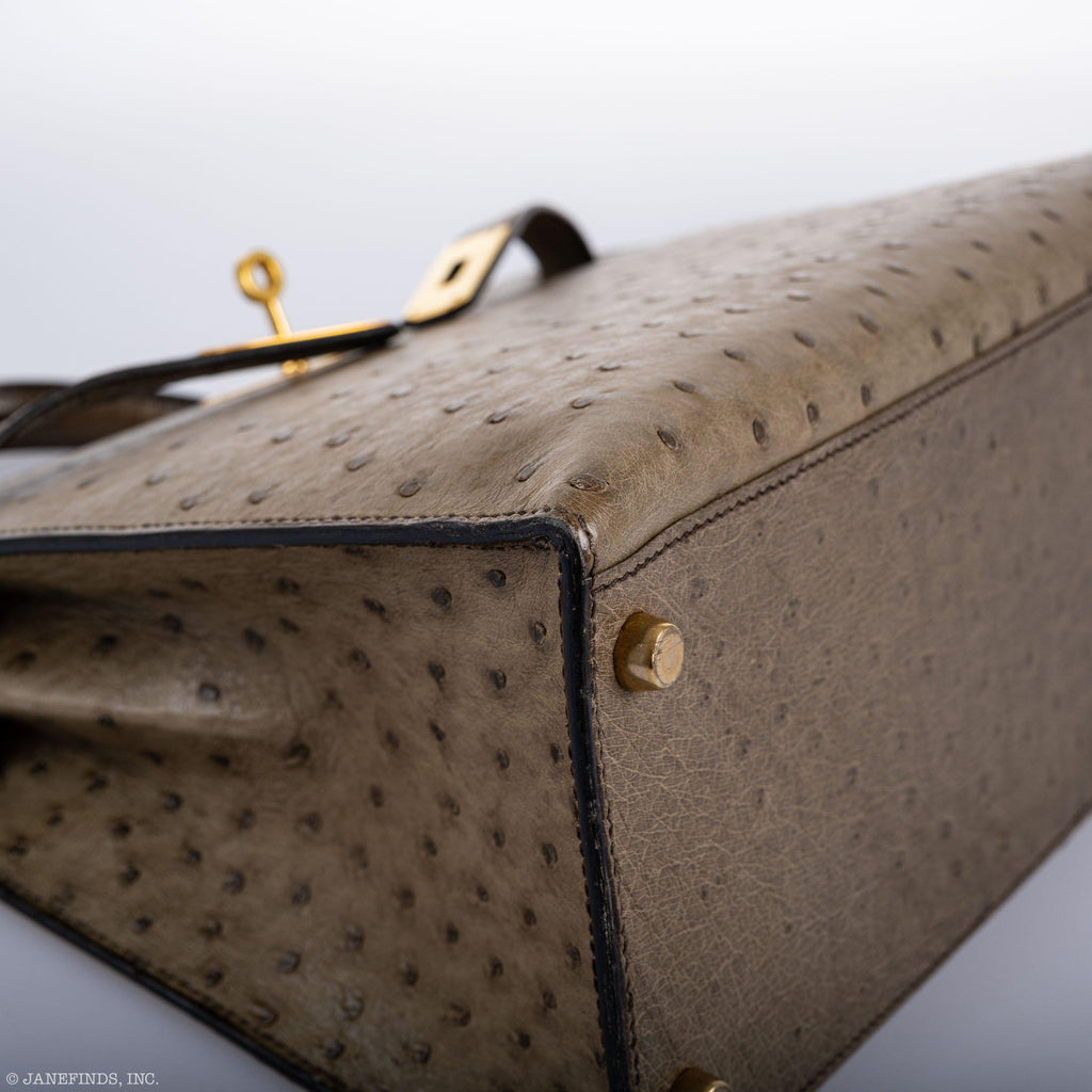 Hermes Kelly 28 Sellier Mousse Ostrich Gold Hardware - Circle W, interior stitching and lining detail