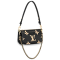 An image of the interior, showing the flat pocket inside the large pochette